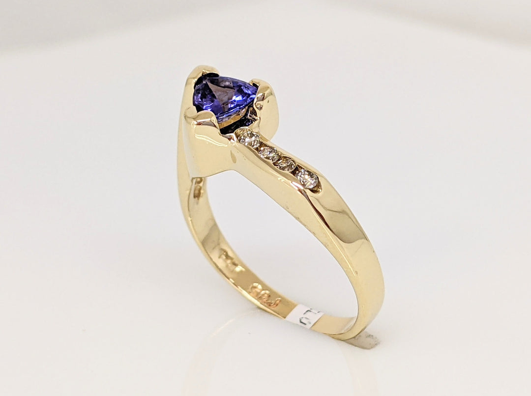 14K TANZANITE TRILLION "AA" 4.5MM WITH .06 DIAMOND TOTAL WEIGHT (4) ESTATE RING 2.7 GRAMS