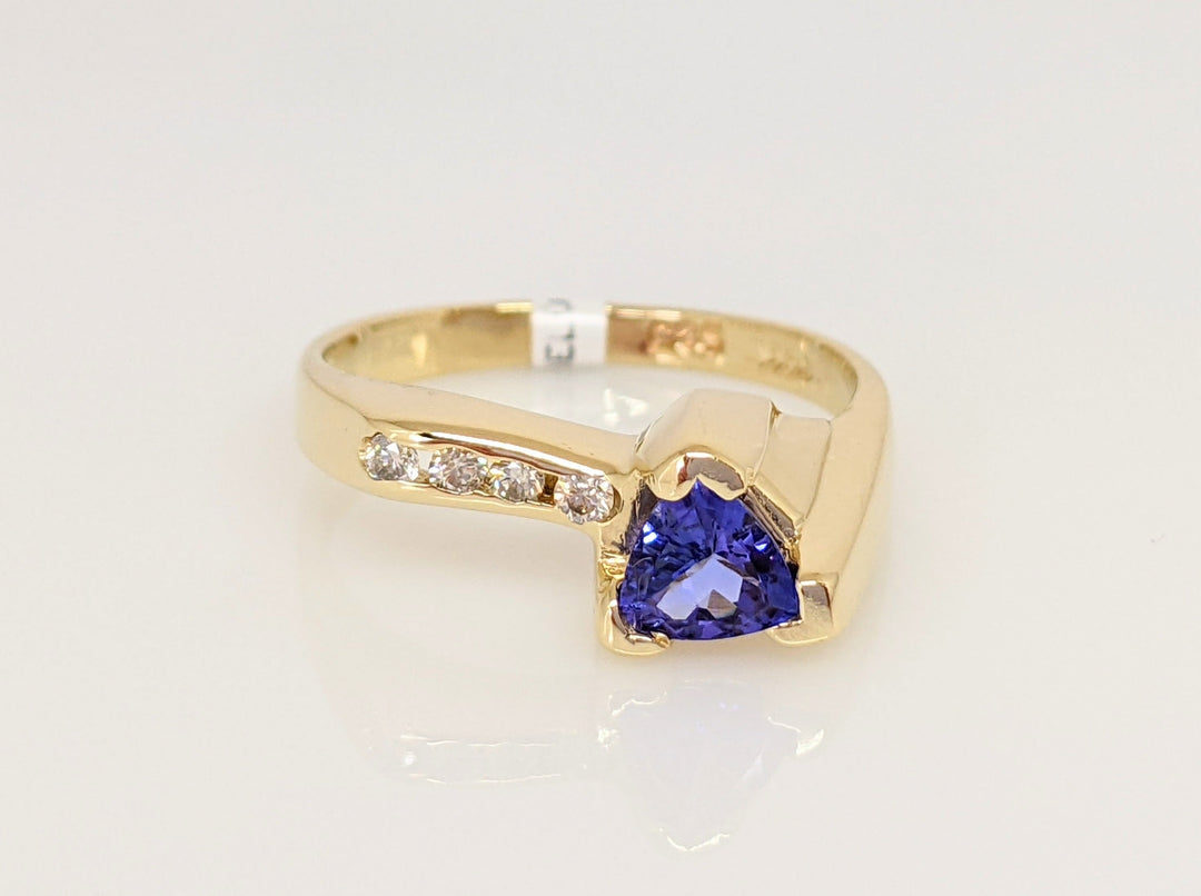 14K TANZANITE TRILLION "AA" 4.5MM WITH .06 DIAMOND TOTAL WEIGHT (4) ESTATE RING 2.7 GRAMS