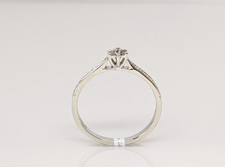 10K WHITE DIAMOND ROUND (5) PROMOTIONAL ESTATE RING 1.6 GRAMS