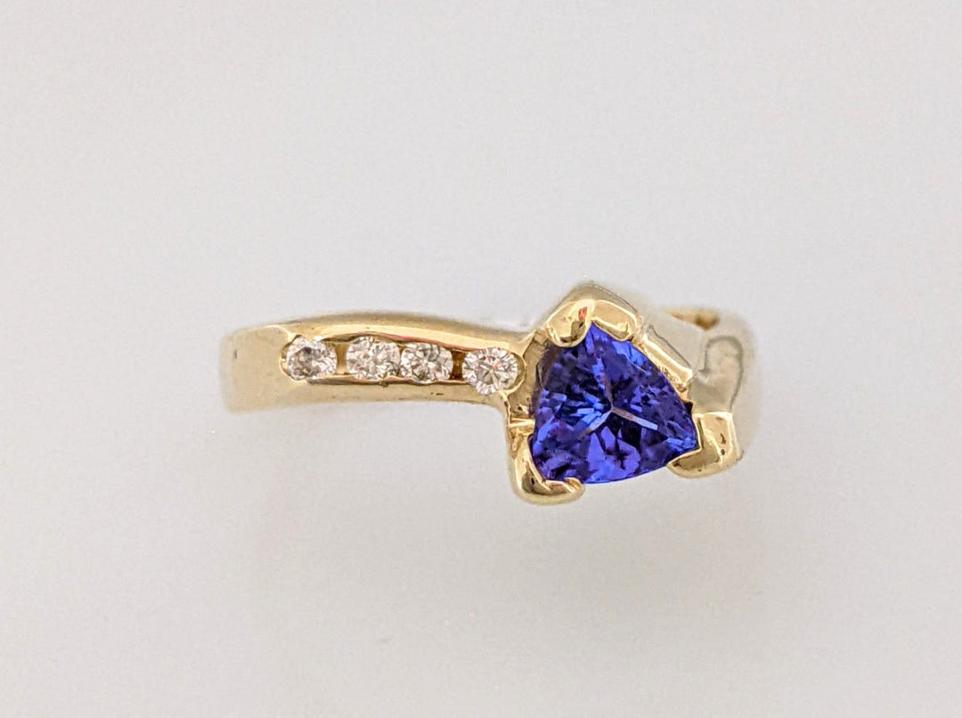 14K TANZANITE TRILLION "AA" 4.5MM WITH .06 DIAMOND TOTAL WEIGHT (4) ESTATE RING 2.7 GRAMS