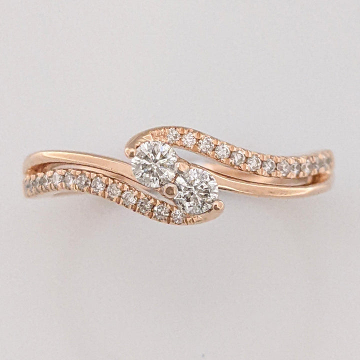 10K ROSE .36 CARAT TOTAL WEIGHT I1 H DIAMOND ROUND (28) BYPASS ESTATE RING 2.9 GRAMS