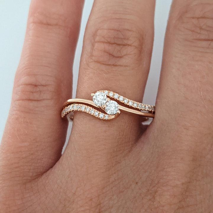 10K ROSE .36 CARAT TOTAL WEIGHT I1 H DIAMOND ROUND (28) BYPASS ESTATE RING 2.9 GRAMS