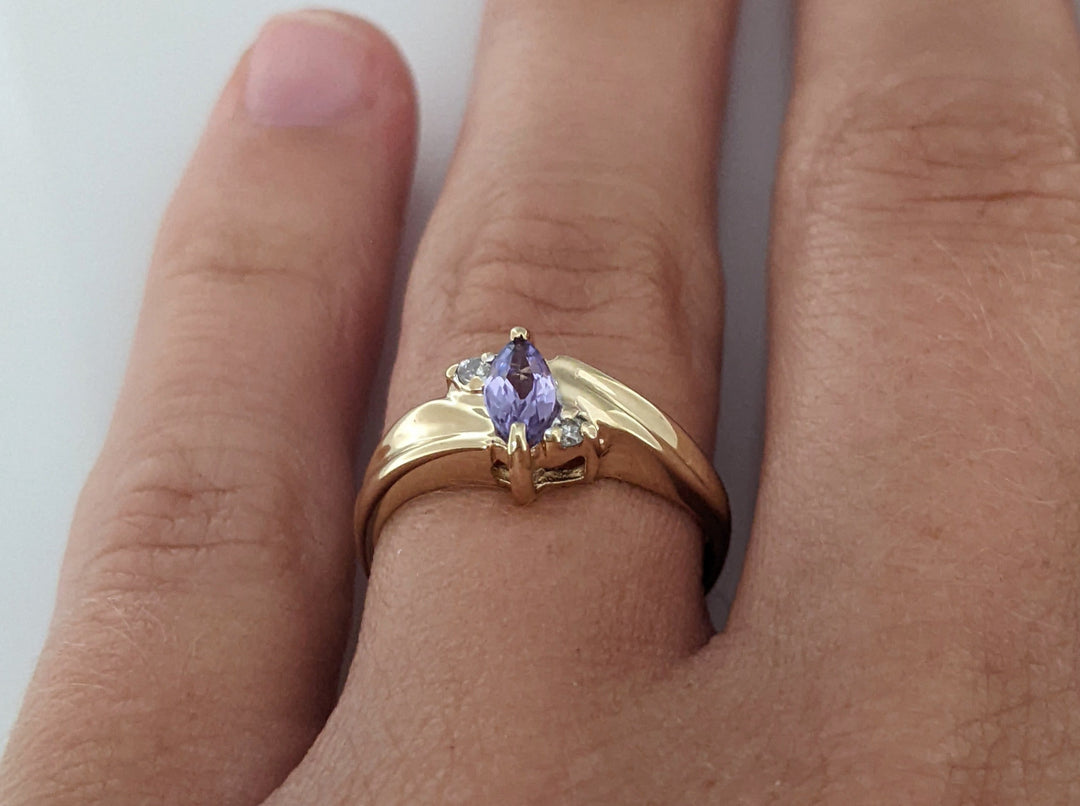 10K IMITATION PURPLE MARQUISE 3X6 WITH (2) DIAMOND ESTATE RING 1.5 GRAMS