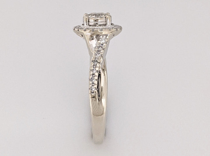 14K WHITE .66 CARAT TOTAL WEIGHT I1 I DIAMOND ROUND (46) HALO ESTATE RING 4.5 GRAMS