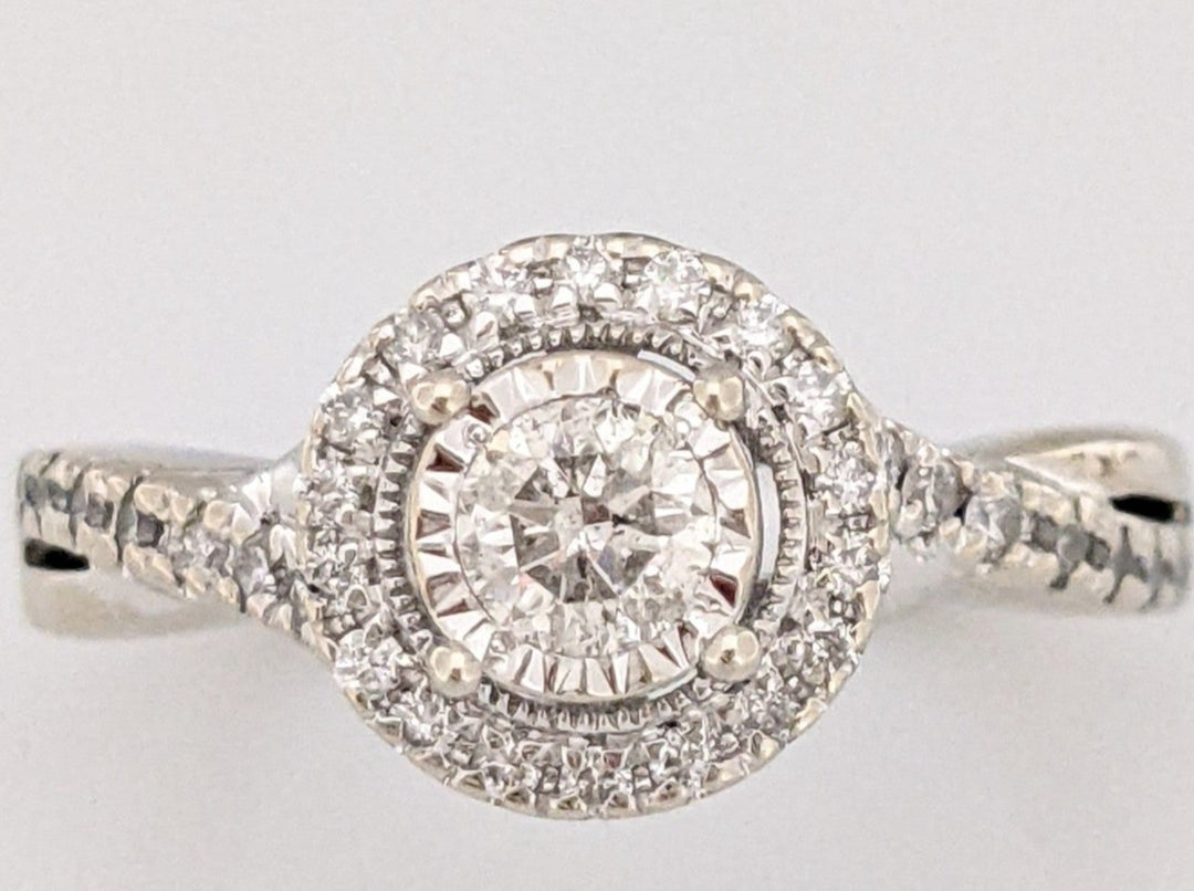 14K WHITE .66 CARAT TOTAL WEIGHT I1 I DIAMOND ROUND (46) HALO ESTATE RING 4.5 GRAMS