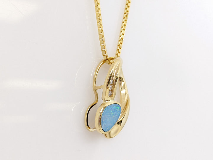 14K DOUBLET OPAL FREE-FORM WITH (3) MLEEE ESTATE PENDANT & CHAIN 10.9 GRAMS