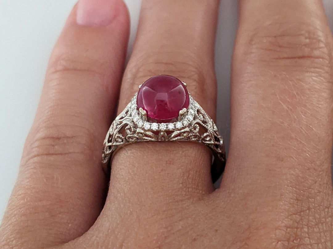 14K WHITE RUBY ROUND CABACHON 7.5MM WITH .12 DIAMOND TOTAL WEIGHT ESTATE RING 2.7 GRAMS