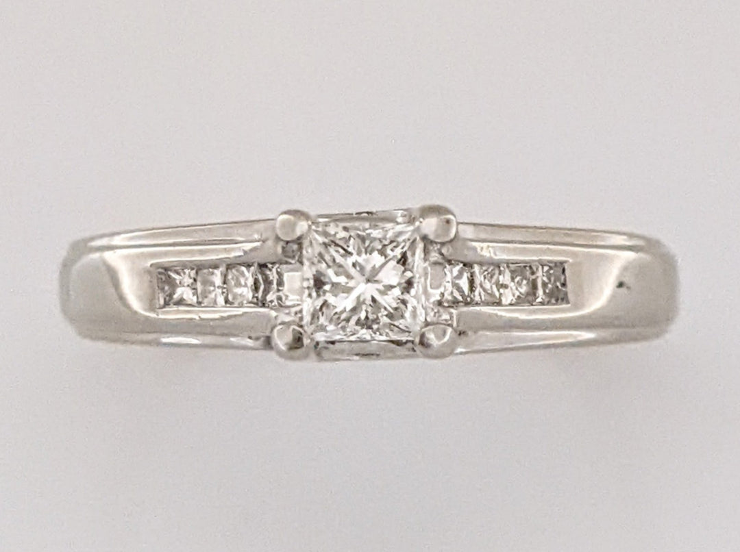 14K WHITE .50 CARAT TOTAL WEIGHT SI1 I DIAMOND PRINCESS CUT (9) ROUND (2) ESTATE RING 4.8 GRAMS