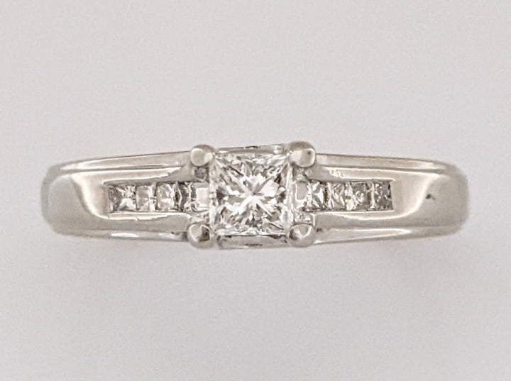 14K WHITE .50 CARAT TOTAL WEIGHT SI1 I DIAMOND PRINCESS CUT (9) ROUND (2) ESTATE RING 4.8 GRAMS