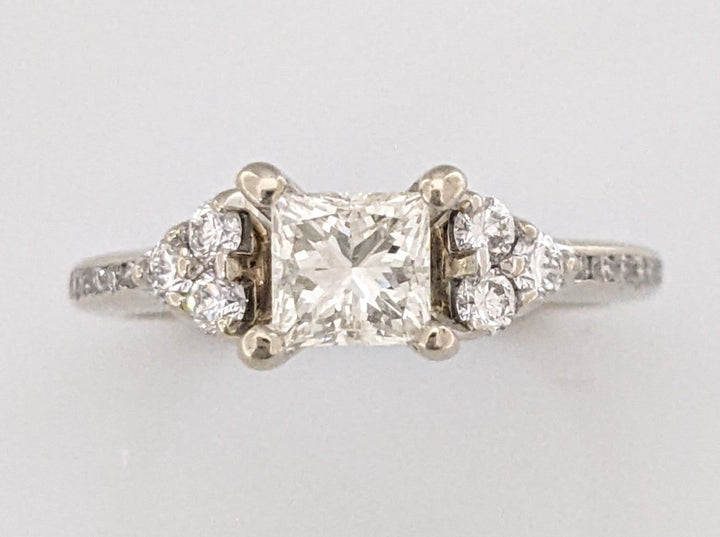 14K WHITE .72 CARAT TOTAL WEIGHT SI2-I1 H DIAMOND PRINCESS CUT (1) ROUND ESTATE RING 3.2 GRAMS