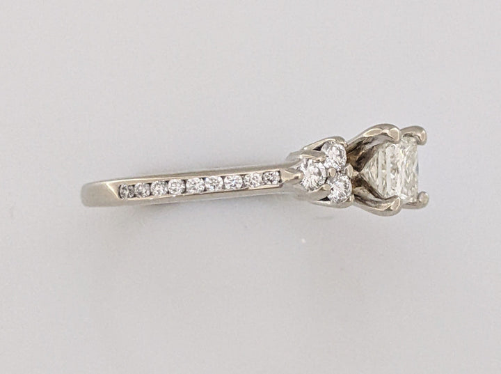 14K WHITE .72 CARAT TOTAL WEIGHT SI2-I1 H DIAMOND PRINCESS CUT (1) ROUND ESTATE RING 3.2 GRAMS