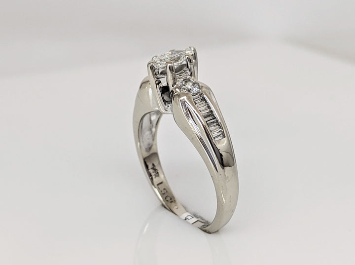 14K WHITE .50CTW I1 G DIAMOND MARQUISE (1) ROUND (2) BAGUETTE (12) ESTATE RING 4.4 GRAMS