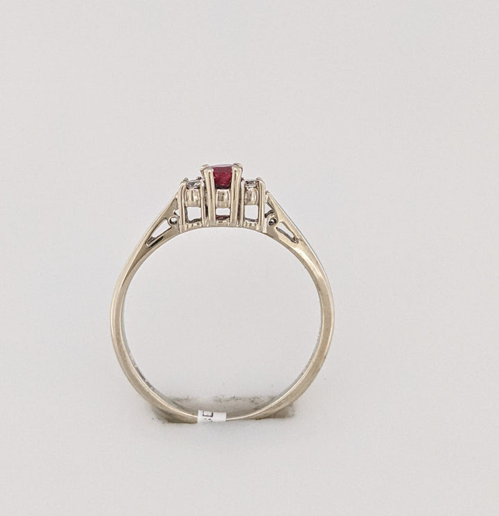 14K WHITE RUBY OVAL 3X4 WITH (2) MELEE ESTATE RING 1.4 GRAM