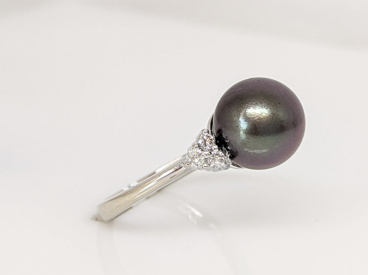 14K WHITE TAHITIAN PEARL ROUND 9.4MM WITH .18DTW (6) ROUND ESTATE RING 3.5 GRAMS