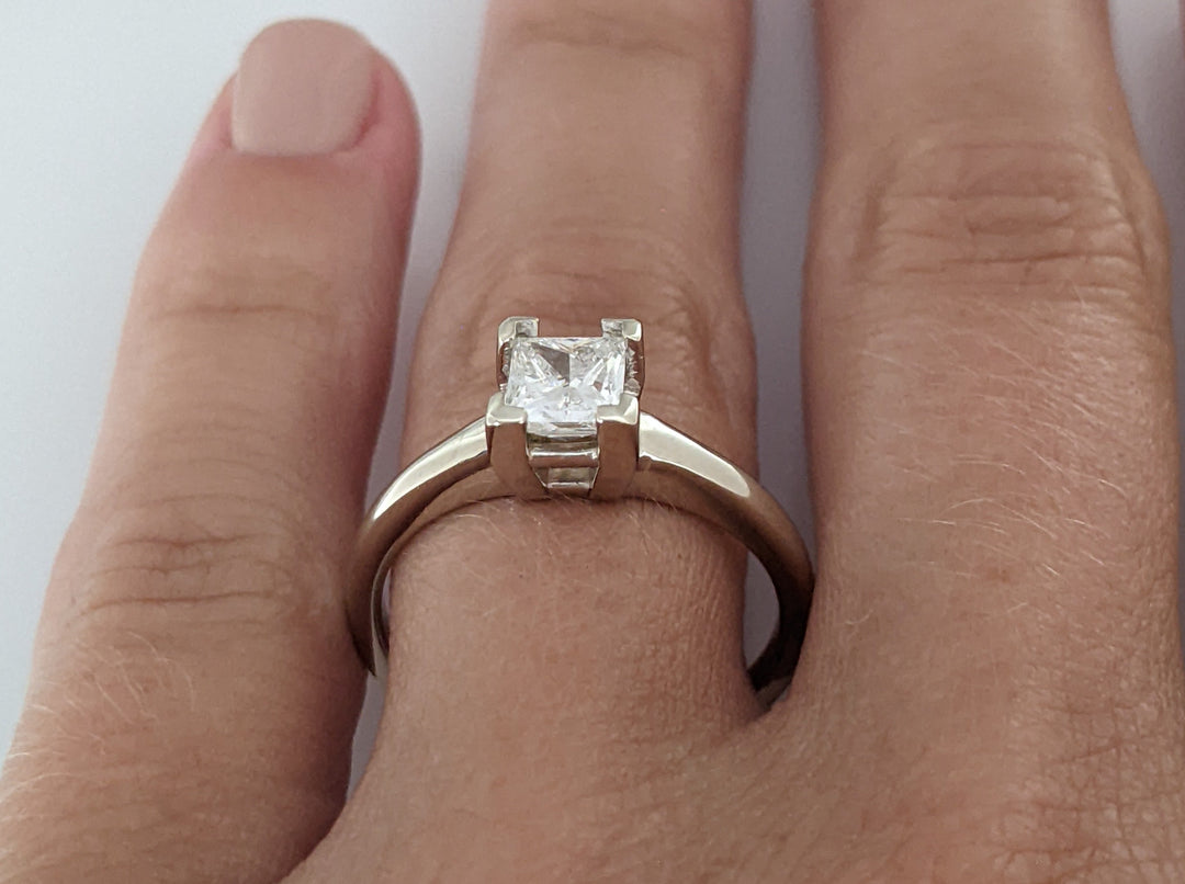 14K WHITE .71 CARAT TOTAL I1 E DIAMOND EMERALD CUT ESTATE RING 3.1 GRAMS