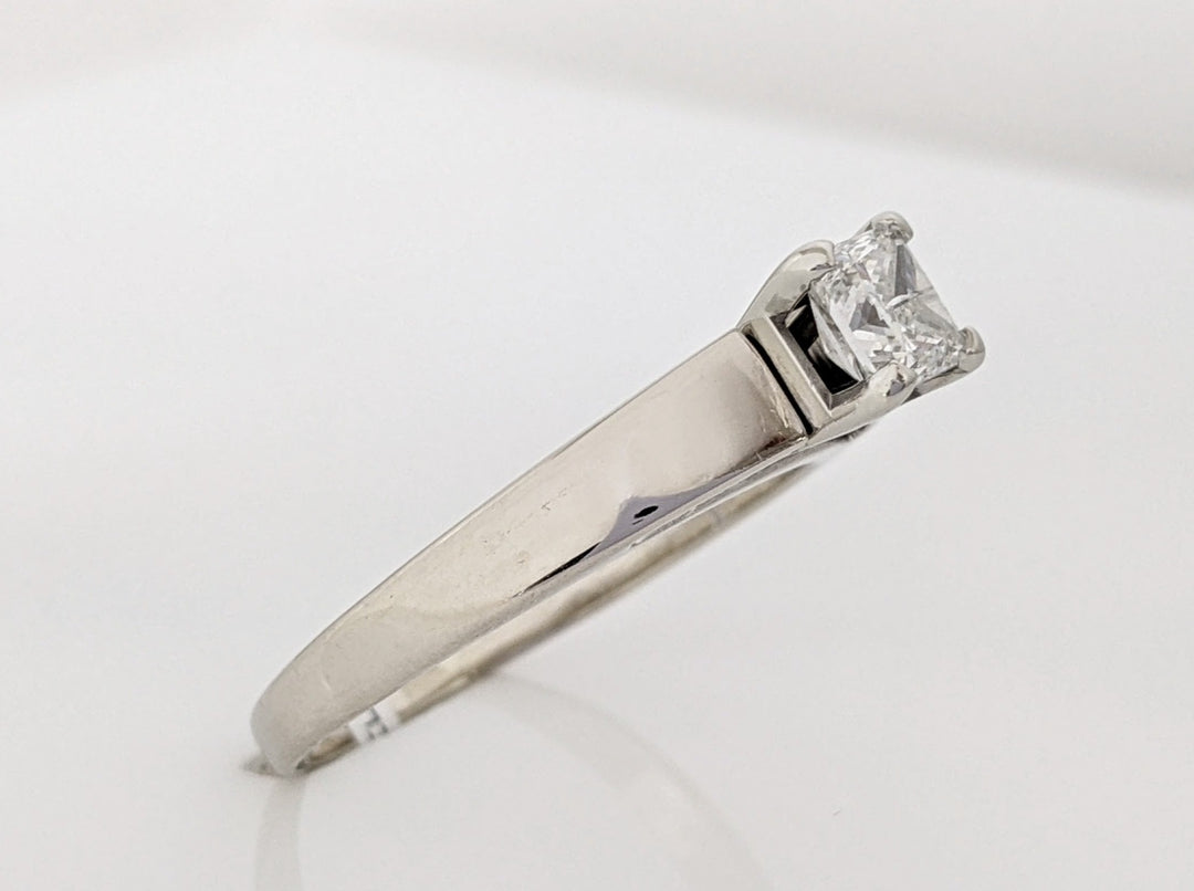 14K WHITE .72 CARAT TOTAL I1 H DIAMOND PRINCESS CUT SOLITAIRE ESTATE RING 3.9 GRAMS