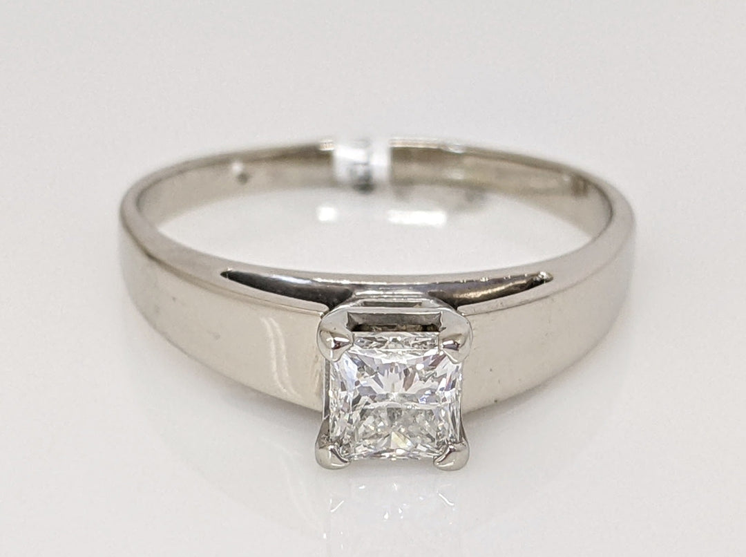 14K WHITE .72 CARAT TOTAL I1 H DIAMOND PRINCESS CUT SOLITAIRE ESTATE RING 3.9 GRAMS