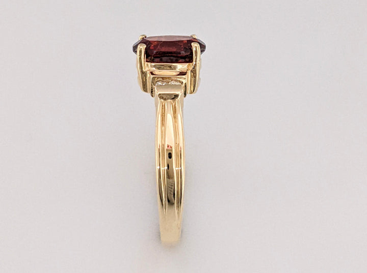 14K GARNET OVAL 6X8 WITH (4) MELEE ESTATE RING 2.7 GRAMS