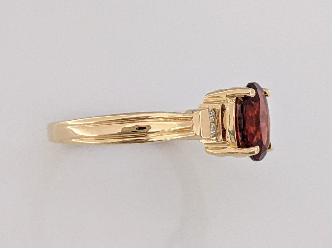 14K GARNET OVAL 6X8 WITH (4) MELEE ESTATE RING 2.7 GRAMS