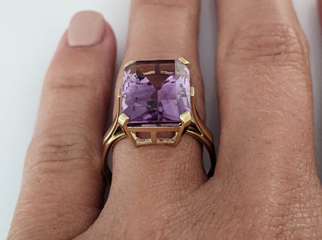 14K AMETHYST EMERALD CUT 10.5X14.5 ESTATE RING 4.9 GRAMS