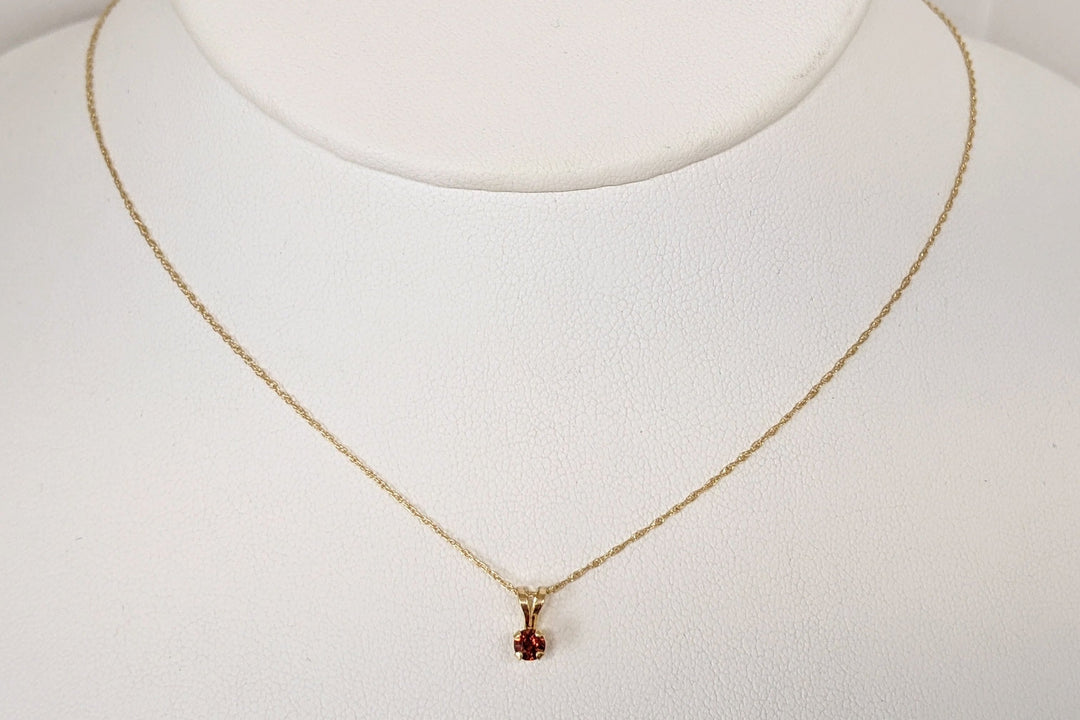 14K GARNET ROUND 3MM ESTATE PENDANT & CHAIN 0.8 GRAMS