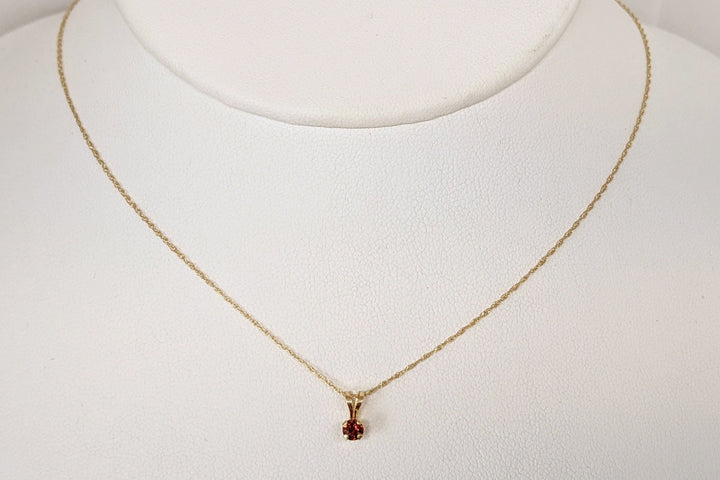 14K GARNET ROUND 3MM ESTATE PENDANT & CHAIN 0.8 GRAMS