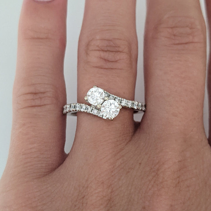 14K WHITE .97 CARAT TOTAL WEIGHT I1 I DIAMOND ROUND (20) BYPASS "EVER US" ESTATE RING 3.5 GRAMS