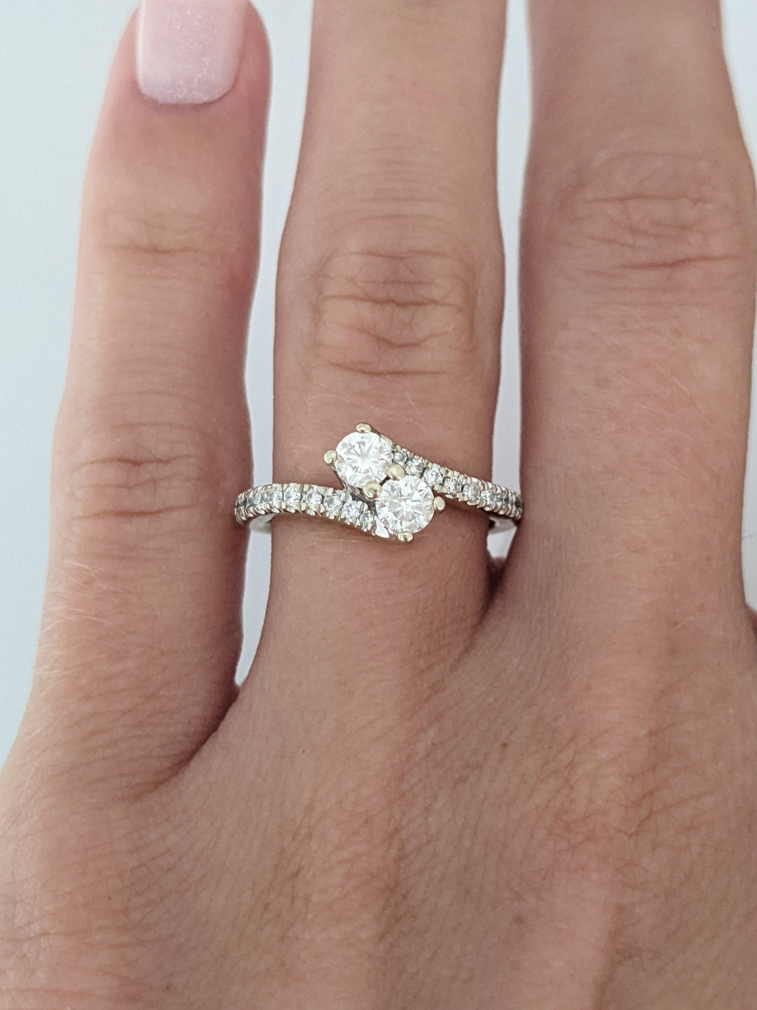 14K WHITE .53 CARAT TOTAL WEIGHT I1 I DIAMOND ROUND (22) BYPASS "EVER US" ESTATE DIAMOND RING 3.1 GRAMS