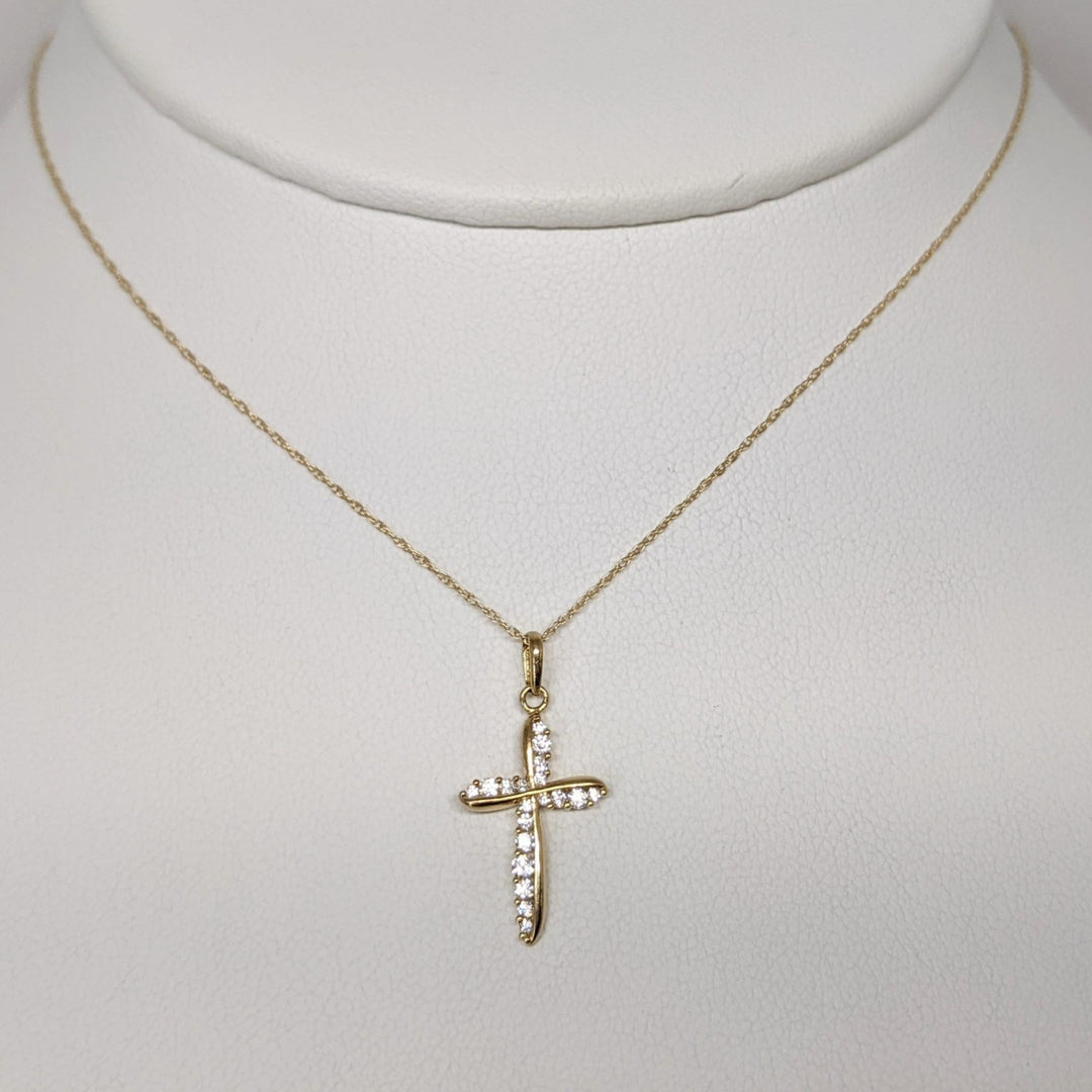 14K .22CTW SI1 I DIAMOND ROUND (19) ESTATE CROSS PENDANT & CHAIN 1.6 GRAMS