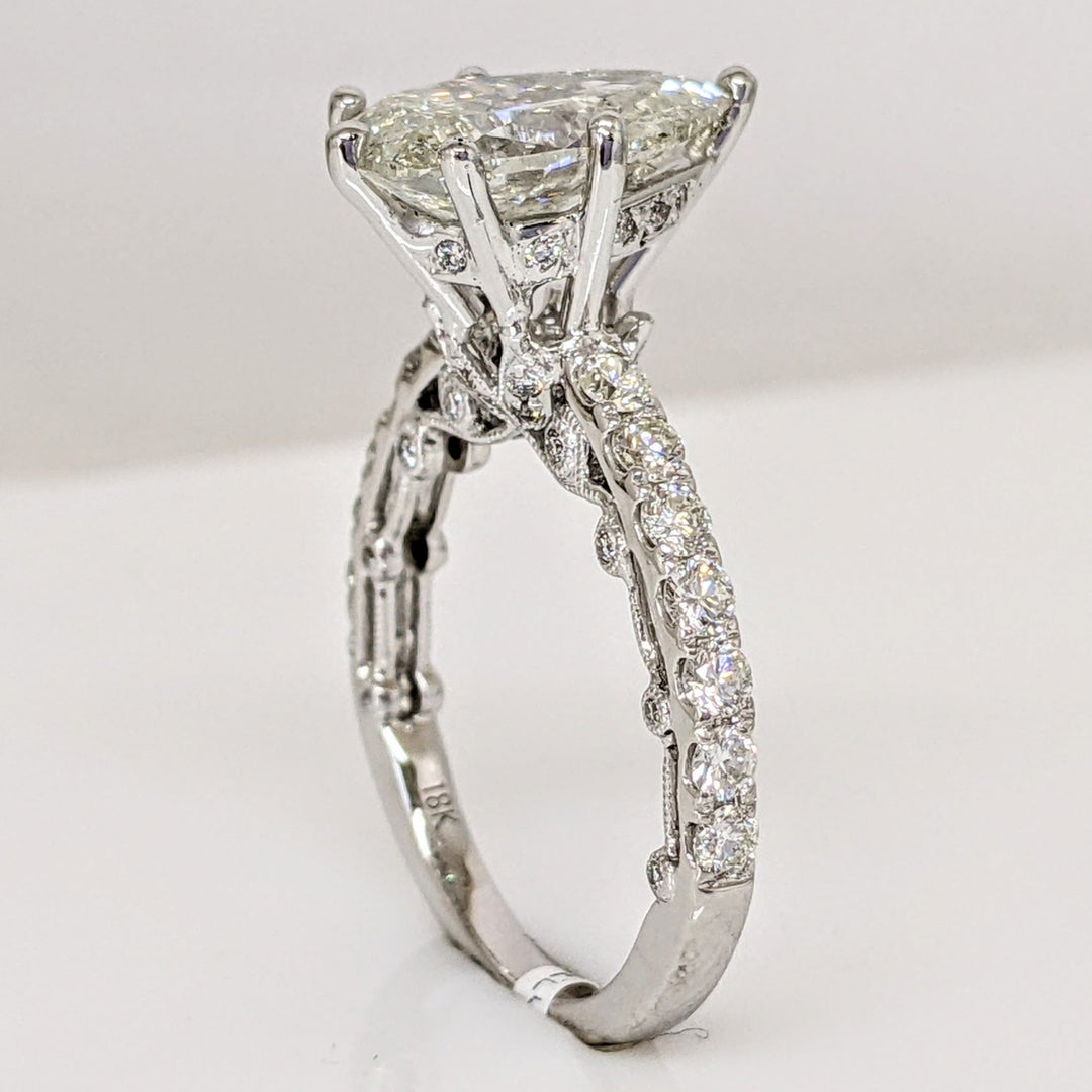 18K WHITE 4.07 CARAT TOTAL WEIGHT I1 H DIAMOND PEAR (1) ROUND (53) ESTATE RING 5.6 GRAMS