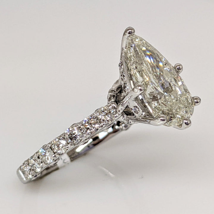 18K WHITE 4.07 CARAT TOTAL WEIGHT I1 H DIAMOND PEAR (1) ROUND (53) ESTATE RING 5.6 GRAMS