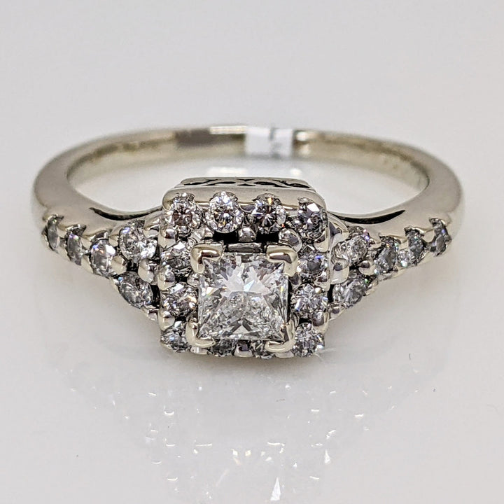 14K WHITE .69 CARAT TOTAL WEIGHT SI2 H DIAMOND PRINCESS CUT (1) ROUND (22) HALO ESTATE RING 3.9 GRAMS