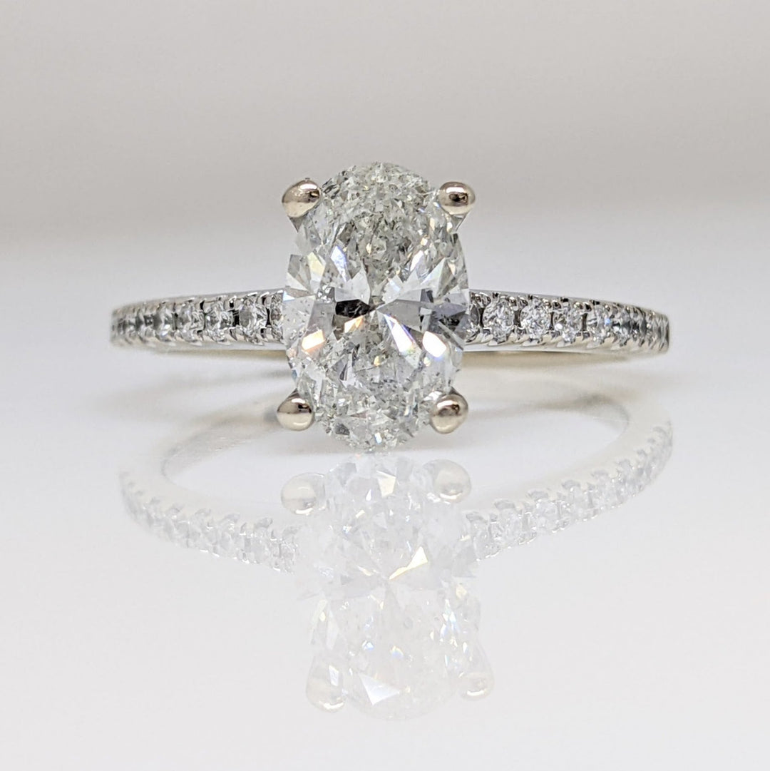 18K WHITE 1.90 CARAT TOTAL WEIGHT I1 I DIAMOND OVAL (1) ROUND (18) ESTATE RING 3.5 GRAMS