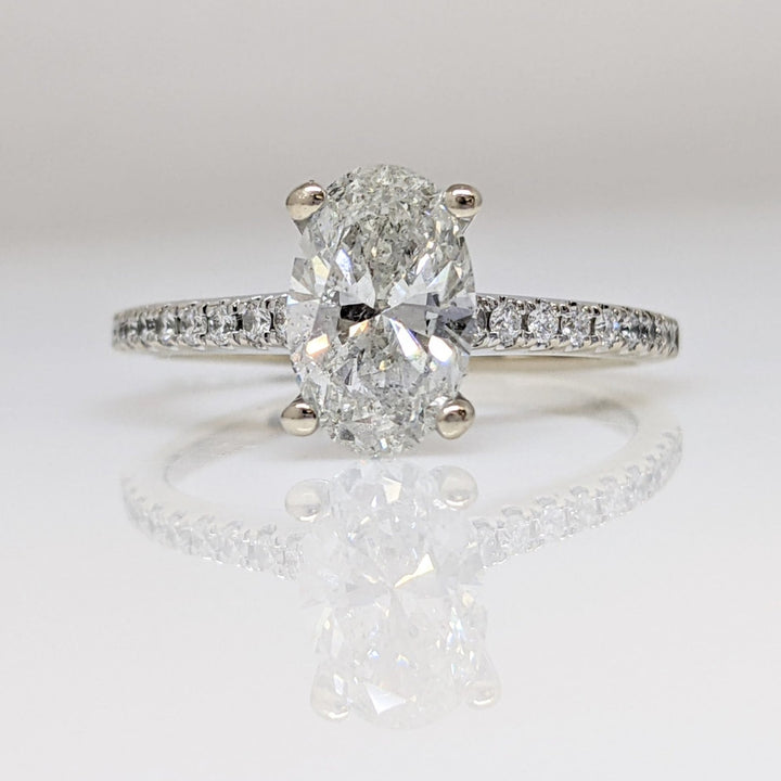 18K WHITE 1.90 CARAT TOTAL WEIGHT I1 I DIAMOND OVAL (1) ROUND (18) ESTATE RING 3.5 GRAMS