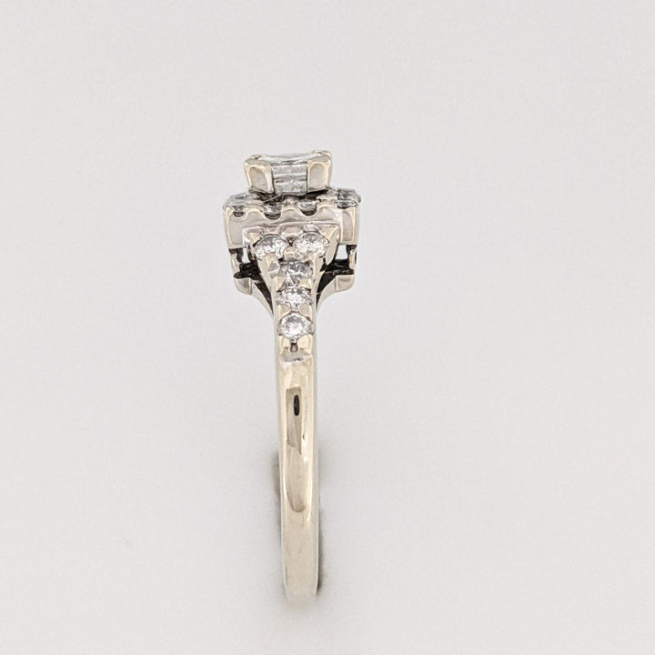 14K WHITE .69 CARAT TOTAL WEIGHT SI2 H DIAMOND PRINCESS CUT (1) ROUND (22) HALO ESTATE RING 3.9 GRAMS