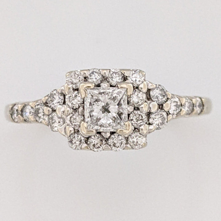 14K WHITE .69 CARAT TOTAL WEIGHT SI2 H DIAMOND PRINCESS CUT (1) ROUND (22) HALO ESTATE RING 3.9 GRAMS