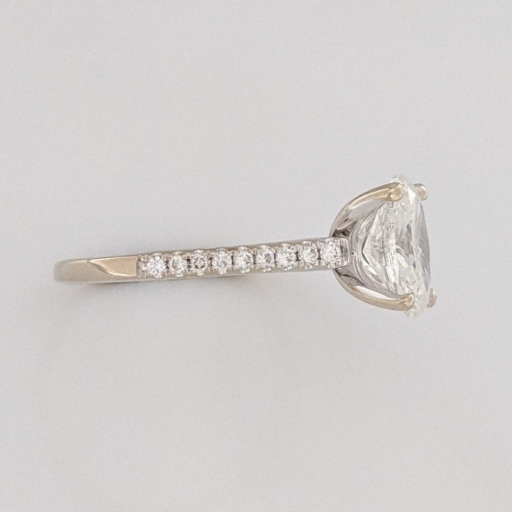 18K WHITE 1.90 CARAT TOTAL WEIGHT I1 I DIAMOND OVAL (1) ROUND (18) ESTATE RING 3.5 GRAMS