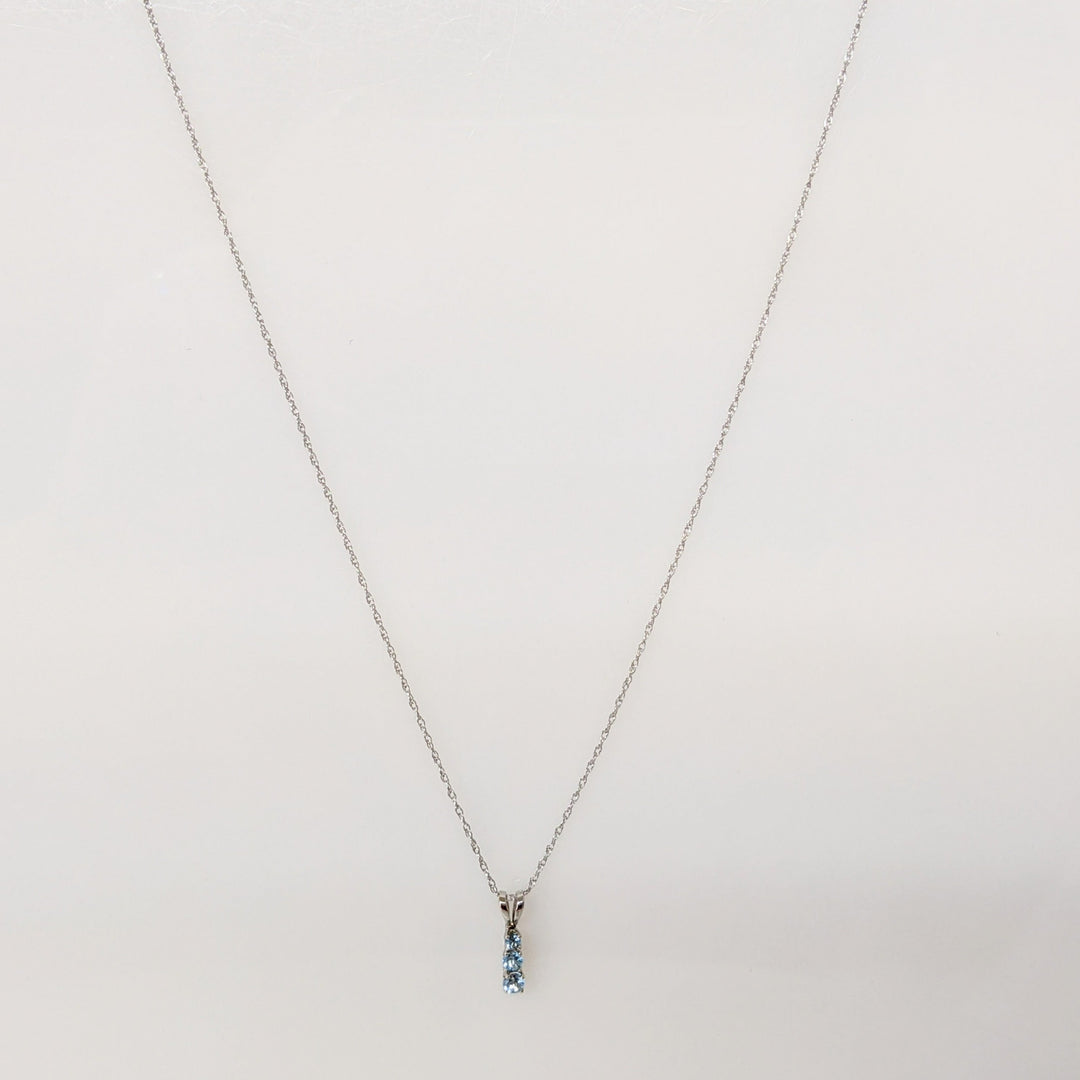 14K BLUE TOPAZ ROUND (3) GRADUATED PENDANT & CHAIN 0.7 GRAMS