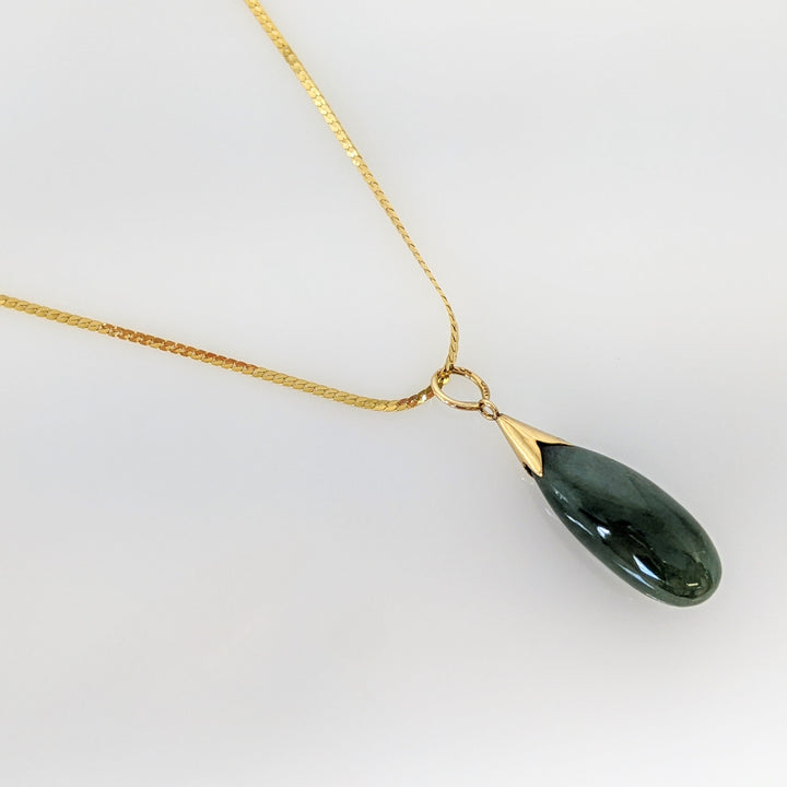 14K JADE TEAR DROP 24MM LONG ESTATE PENDANT & CHAIN 4.7 GRAMS