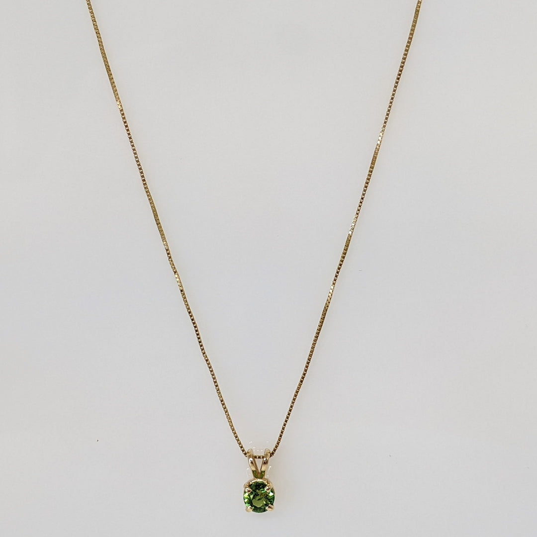 14K GREEN TOURMALINE ROUND 5MM ESTATE PENDANT & CHAIN 1.7 GRAMS