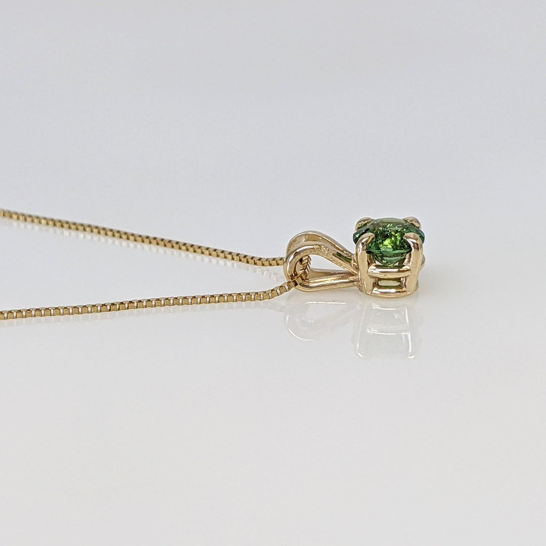 14K GREEN TOURMALINE ROUND 5MM ESTATE PENDANT & CHAIN 1.7 GRAMS