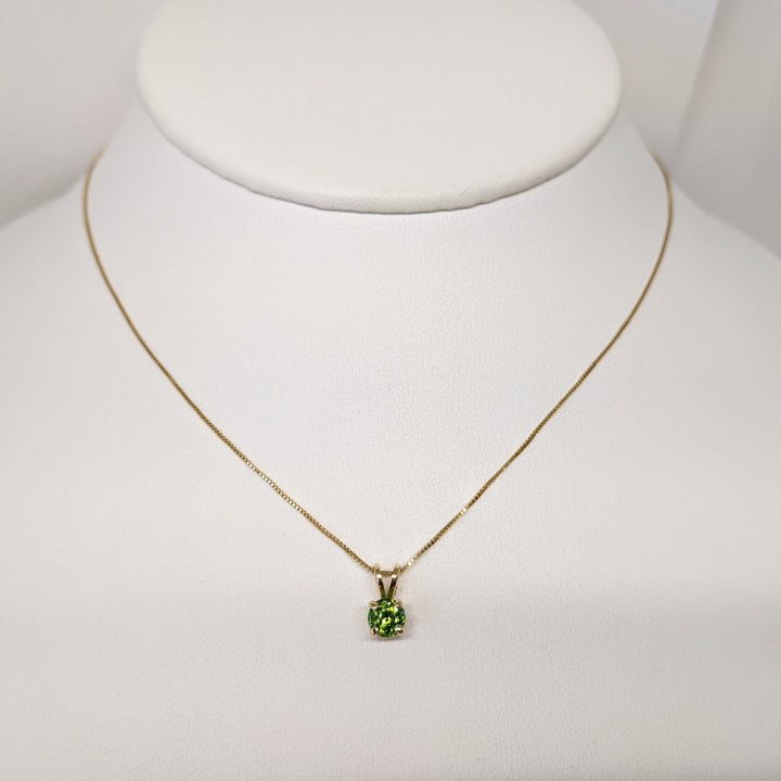 14K GREEN TOURMALINE ROUND 5MM ESTATE PENDANT & CHAIN 1.7 GRAMS