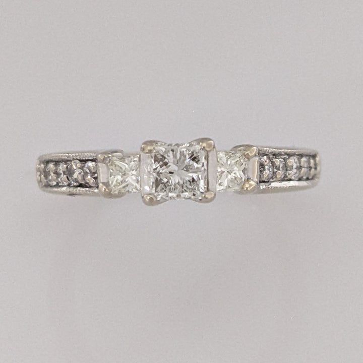 14K WHITE .65 CARAT TOTAL WEIGHT SI1 G DIAMOND PRINCESS CUT (3) ROUND (10) ESTATE RING 4.9 GRAMS