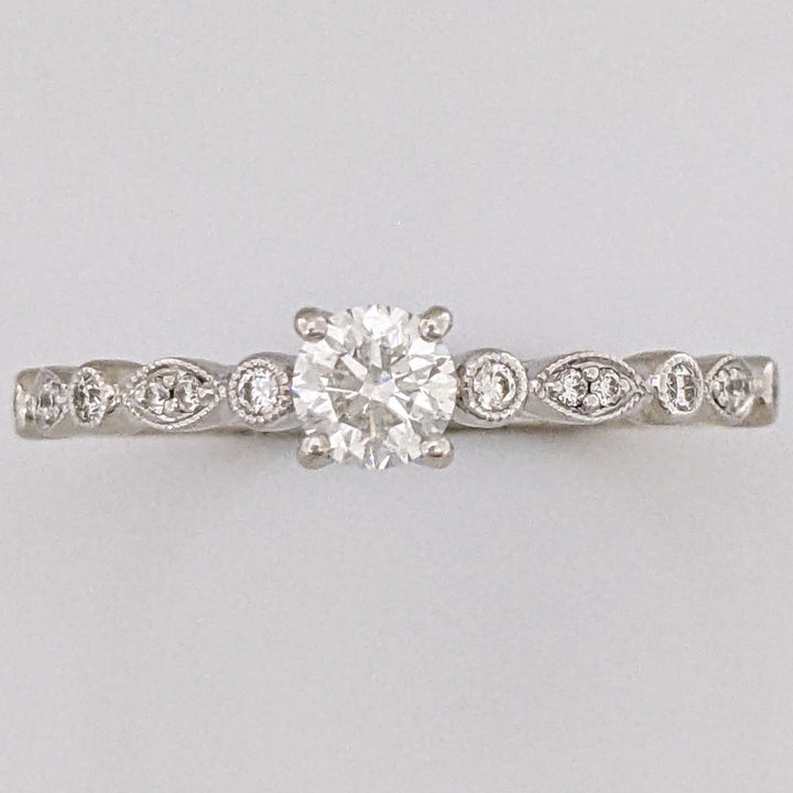 18K WHITE .55CTW VS2 F DIAMOND ROUND (19) ESTATE RING 3.6 GRAMS