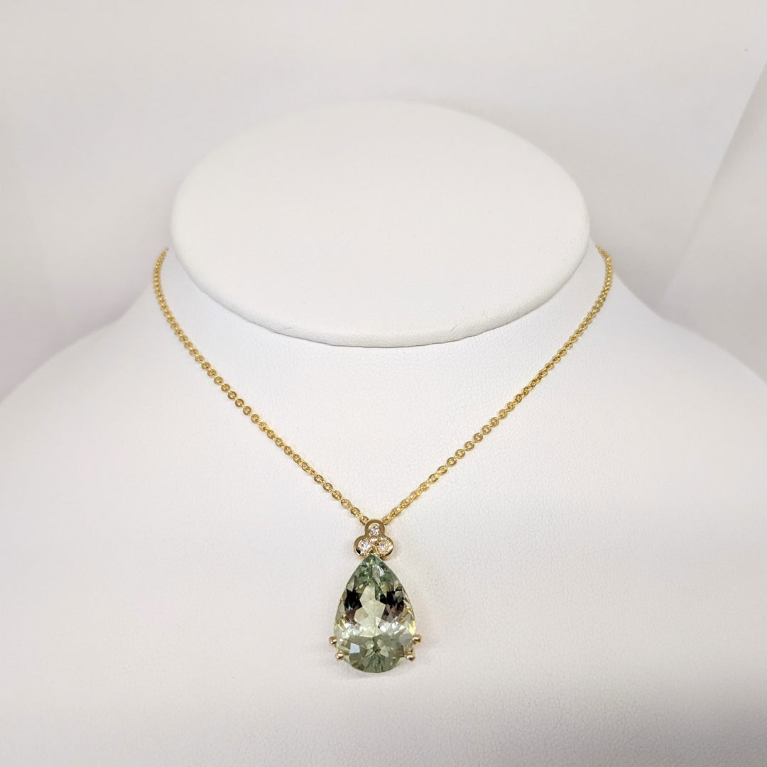 14K GREEN QUARTZ PEAR 13X18 WITH (3) MELEE ESTATE PENDANT & CHAIN 7.0 GRAMS