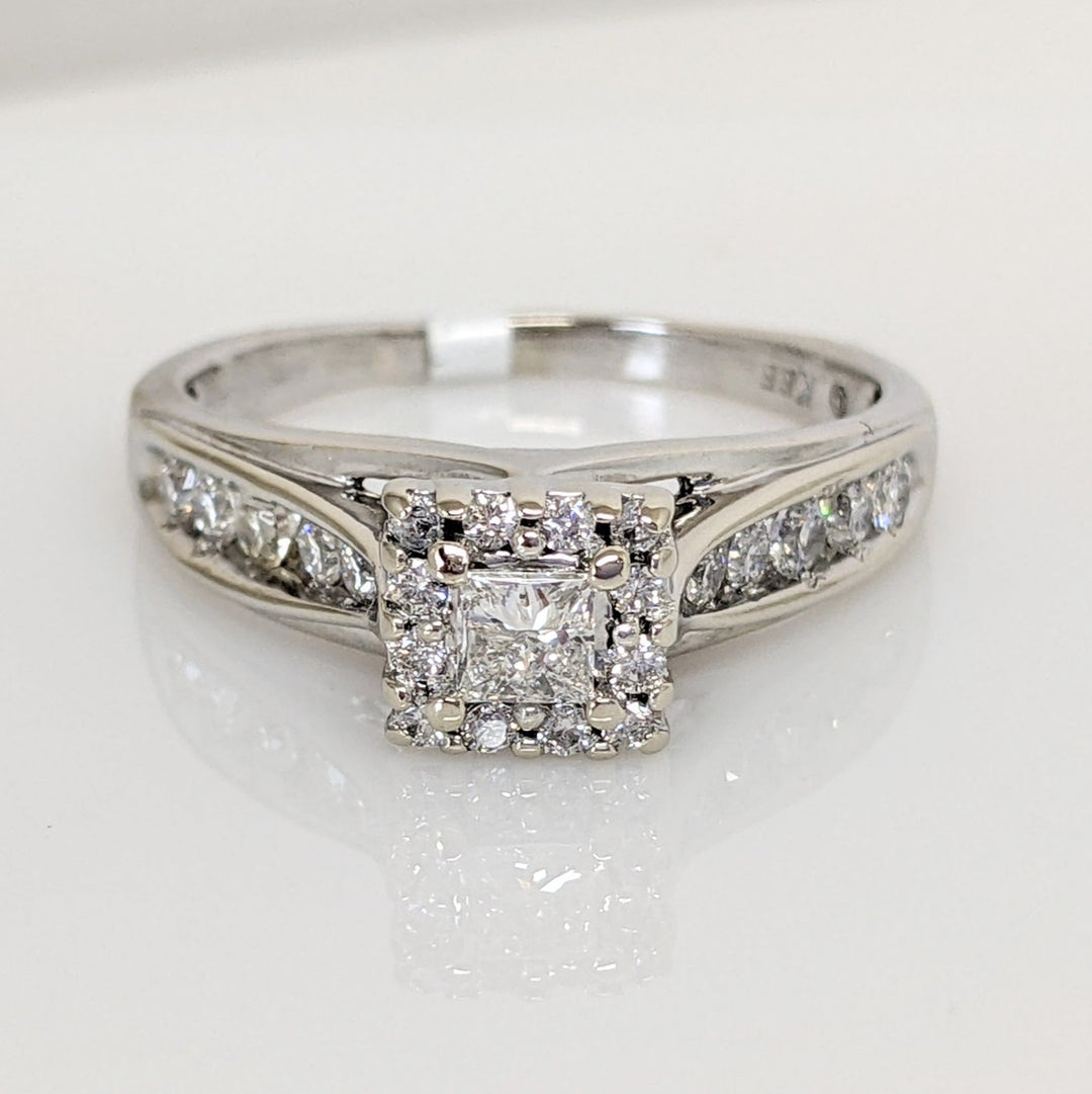 14K WHITE .56CTW I1 I DIAMOND PRINCESS CUT WITH (22) ROUND ESTATE RING 4.0 GRAMS