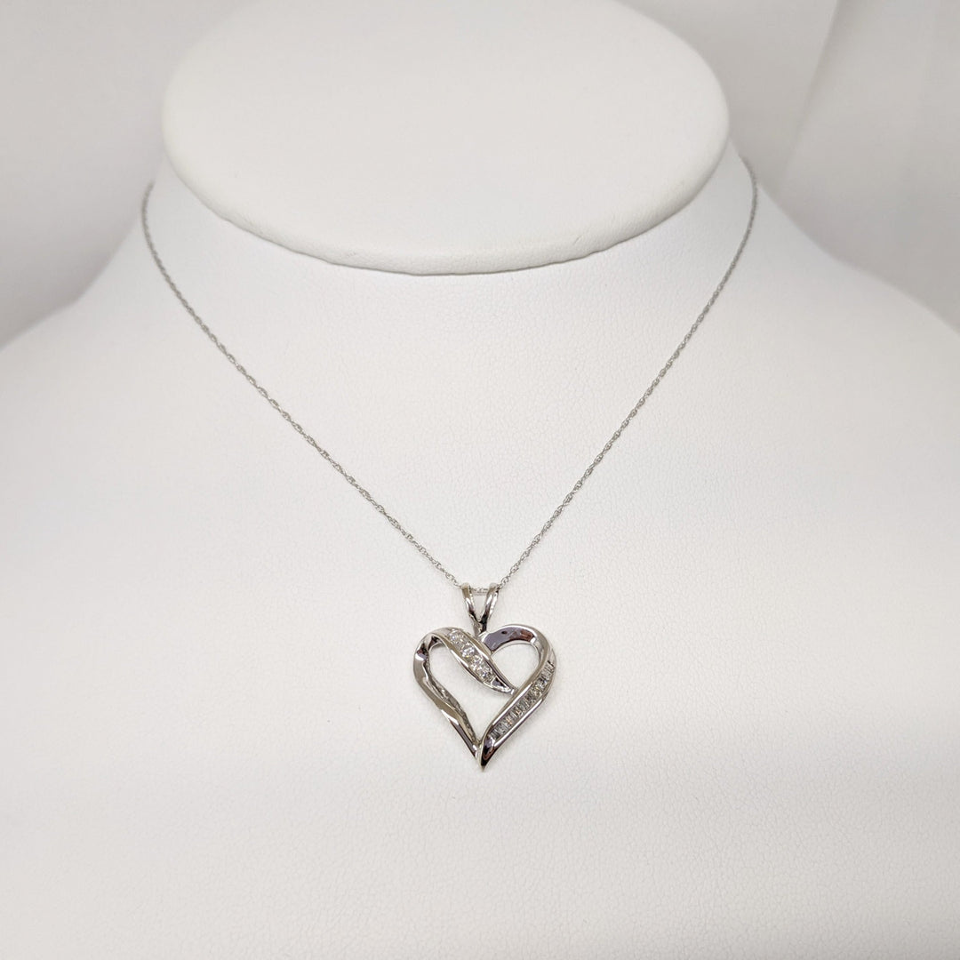 10K WHITE .22CTW I1 I DIAMOND ROUND (4) BAGUETTE (12) ESTATE HEART PENDANT & CHAIN 2.5 GRAMS