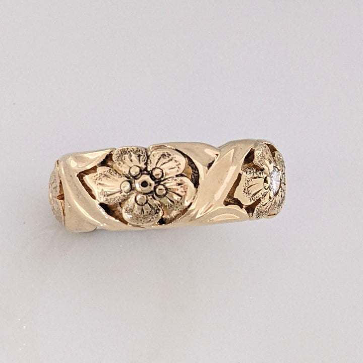 14K .06CT SI2 I DIAMOND ROUND FLORAL 6.7MM ESTATE BAND 6.3 GRAMS