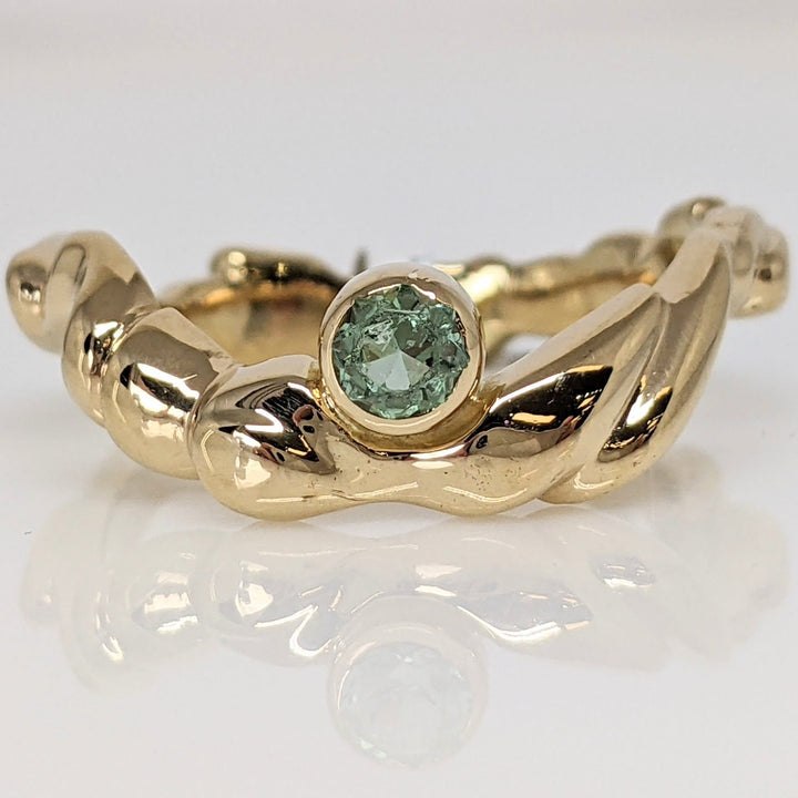 14K LIGHT GREEN TOURMALINE ROUND 3.6MM BEZEL WAVY ESTATE RING 6.3 GRAMS