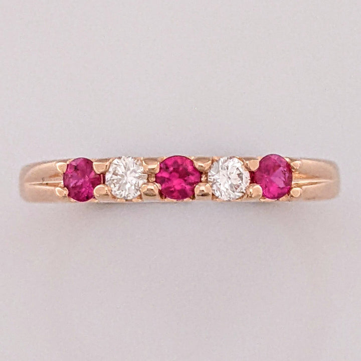 14K ROSE RUBY ROUND (3) DIAMOND ROUND (2) ESTATE BAND 2.2 GRAMS